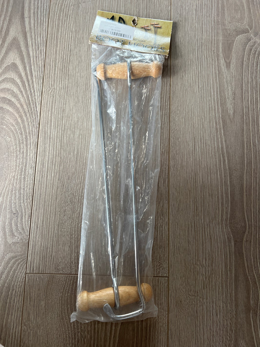 M&F: Boot Hooks