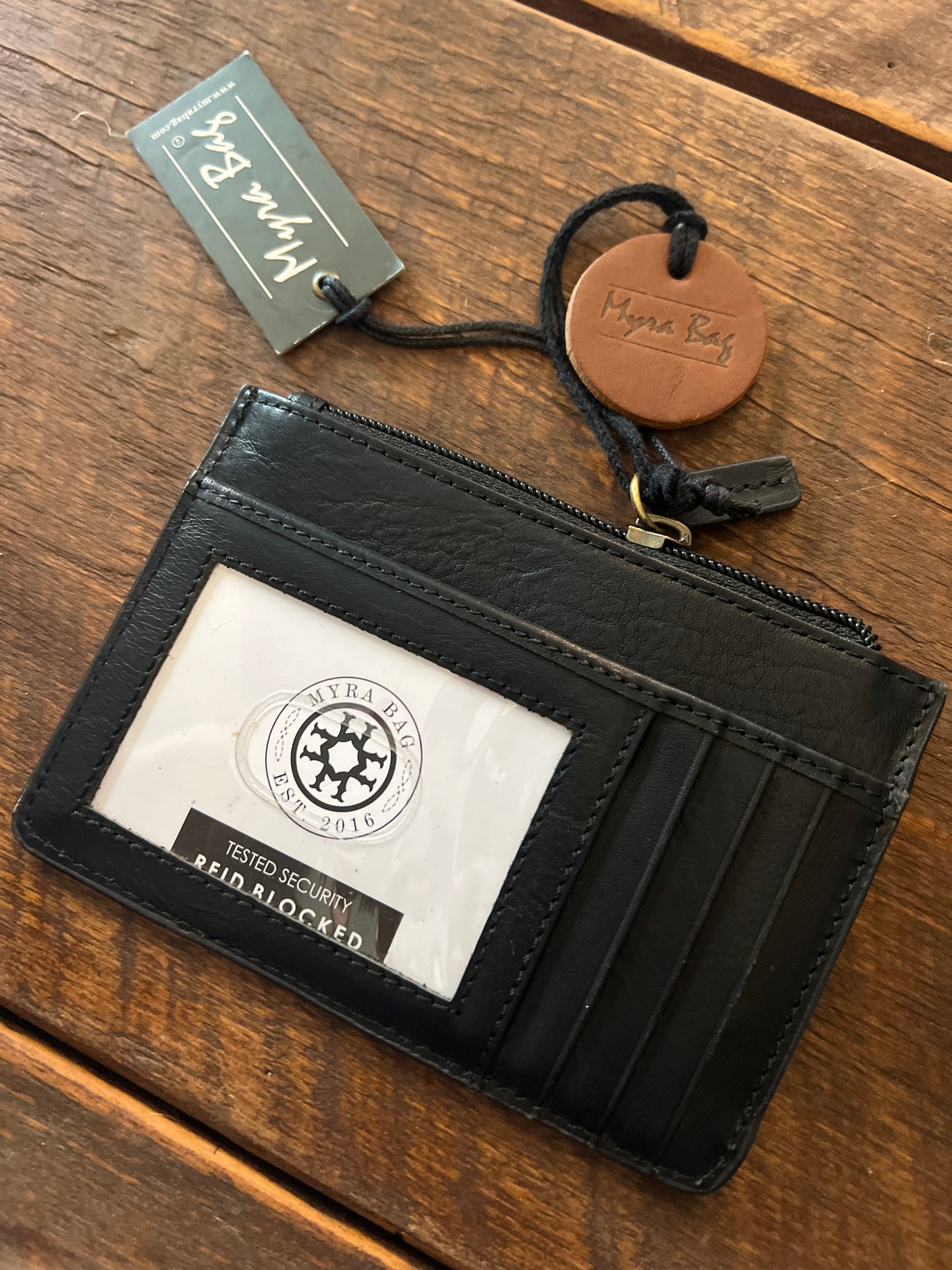 Myra: Tres Vacas Credit Card Holder Wallet